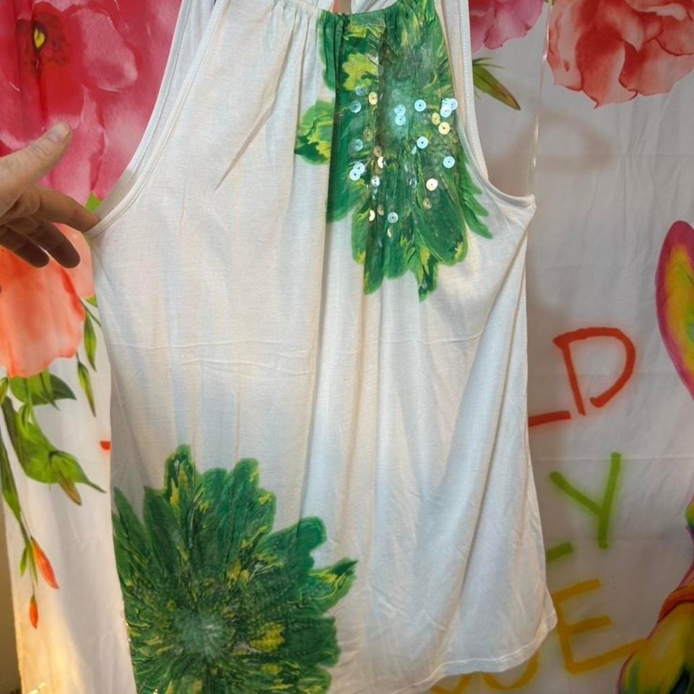 X334. International Concepts white and green floral sequin tank top Size M